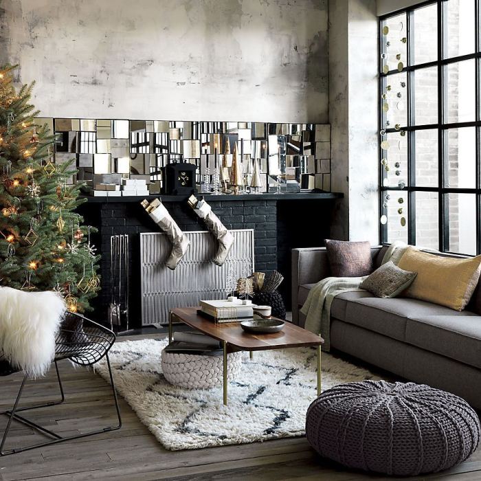 Black modern christmas decor